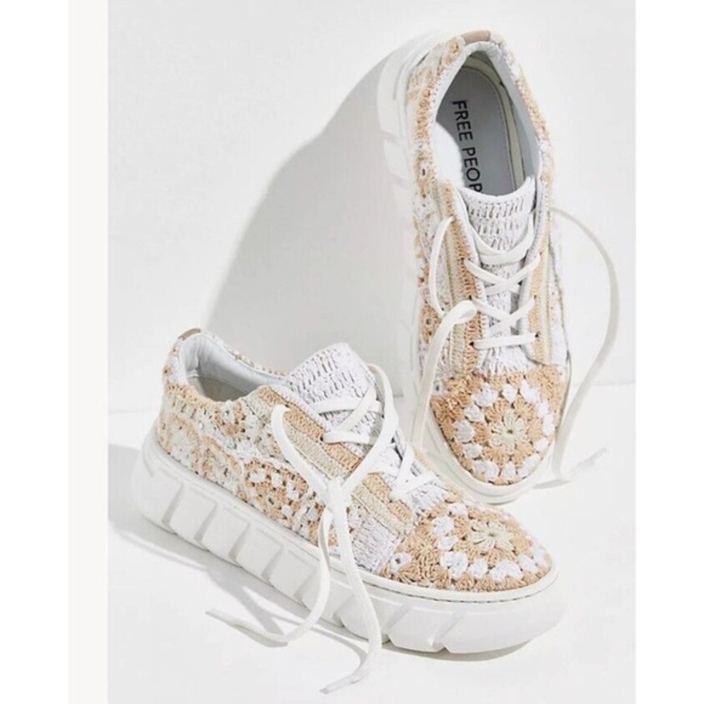 FREE PEOPLE Catch Me If You Can Crochet Platform Sneaker‎ Size 40